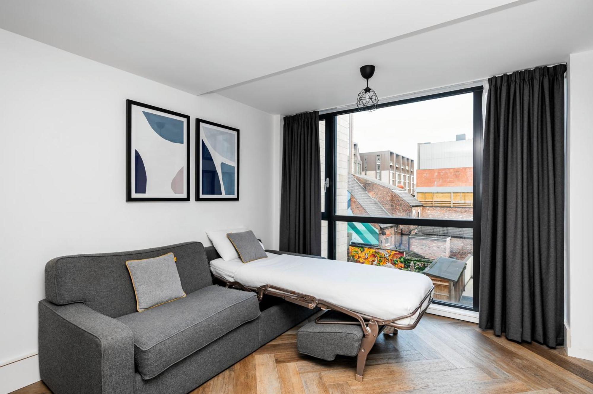 Staycity Centre Apartahotel 4*