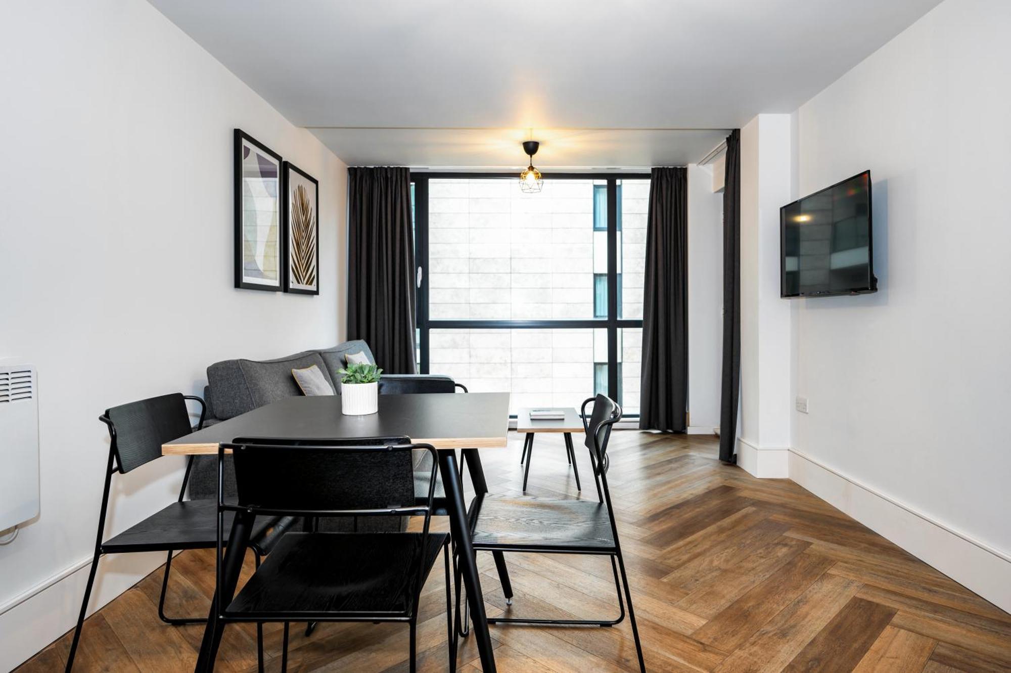 Staycity Centre Apartahotel 4*