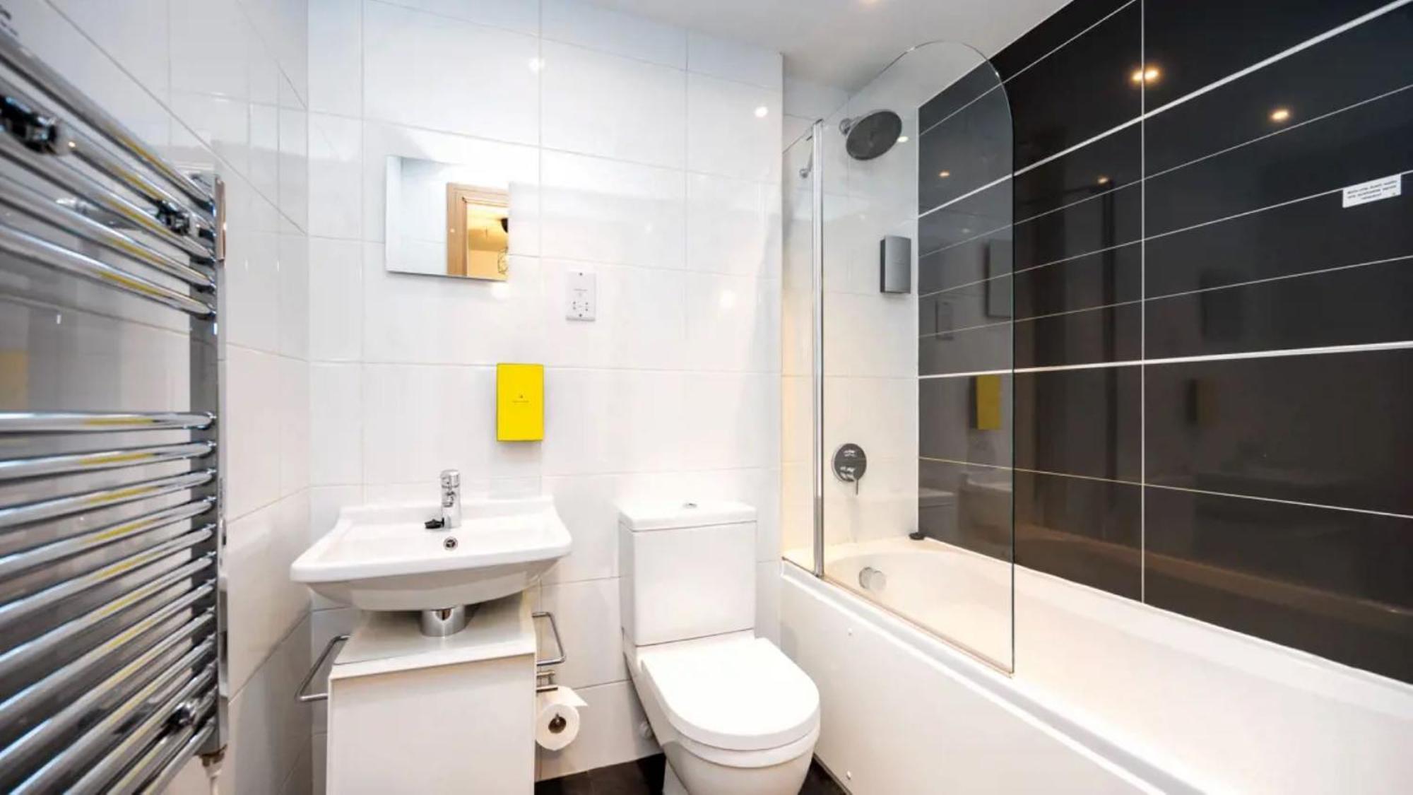 Staycity Centre Apartahotel 4*