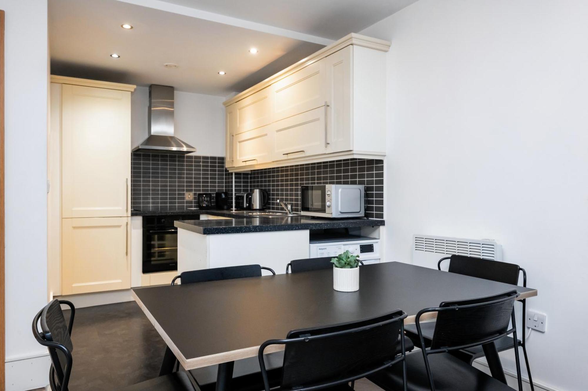 Staycity Centre Apartahotel 4*