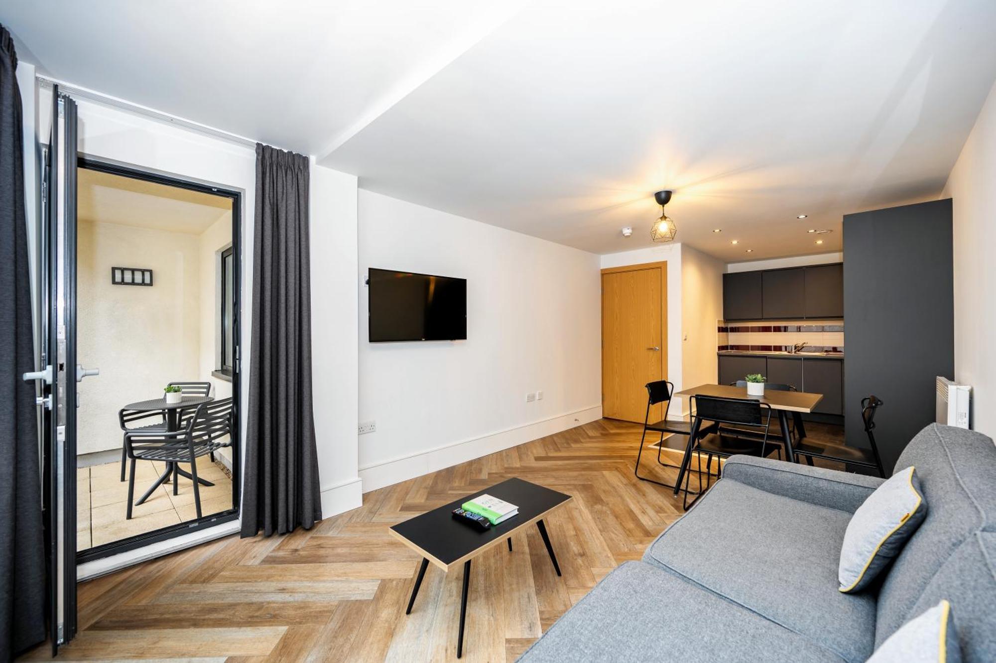 Staycity Centre Apartahotel 4*
