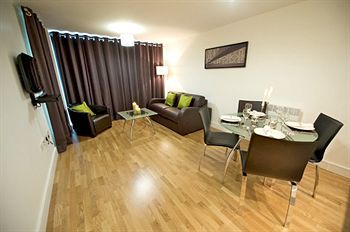 Staycity Centre Aparthotel 4*